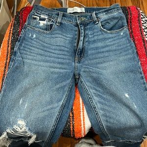 Abercrombie & Fitch ripped mom Jean